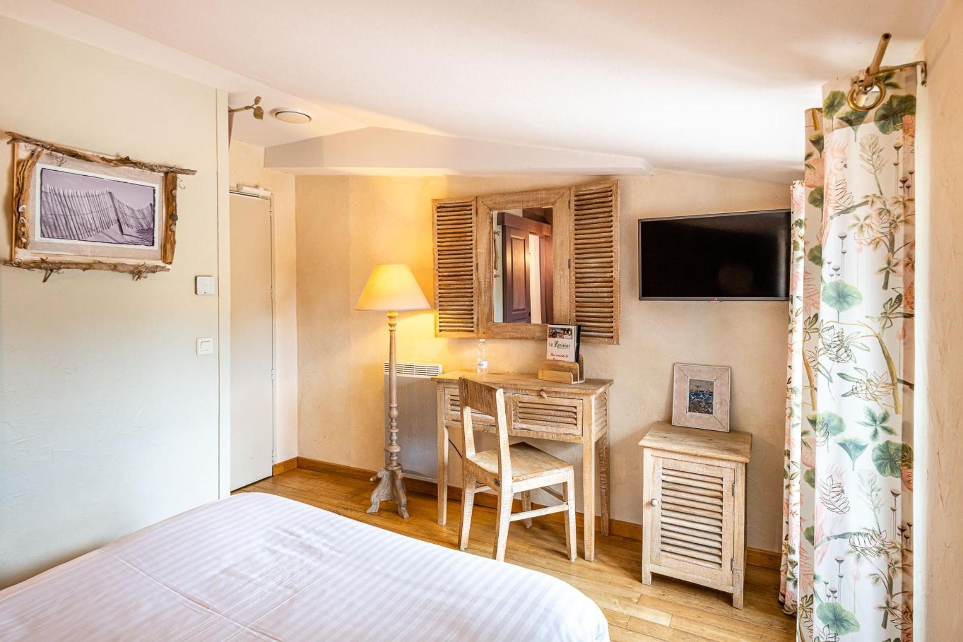 Hôtel Le Résinier Le Barp Chambre photo