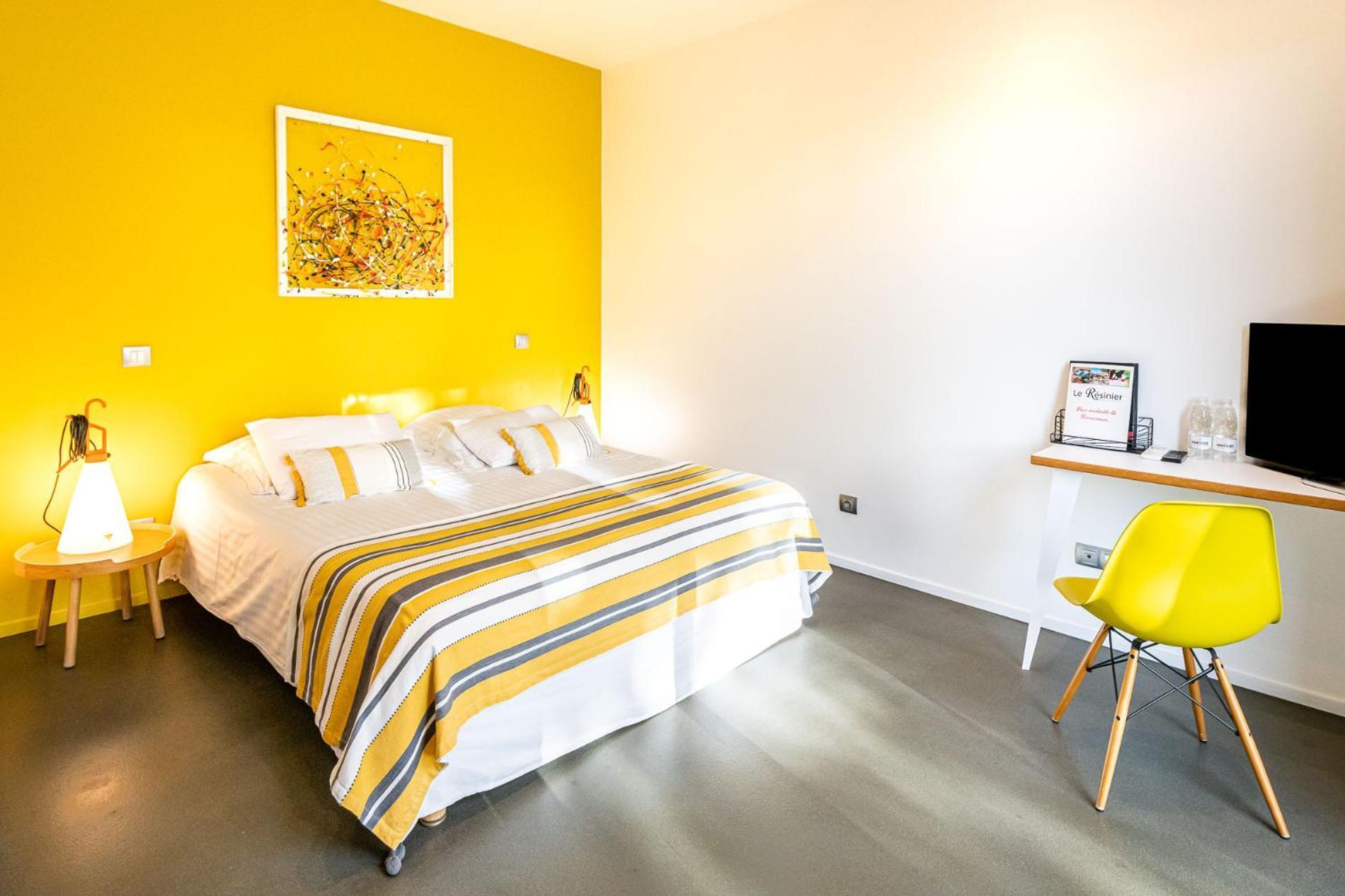 Hôtel Le Résinier Le Barp Chambre photo