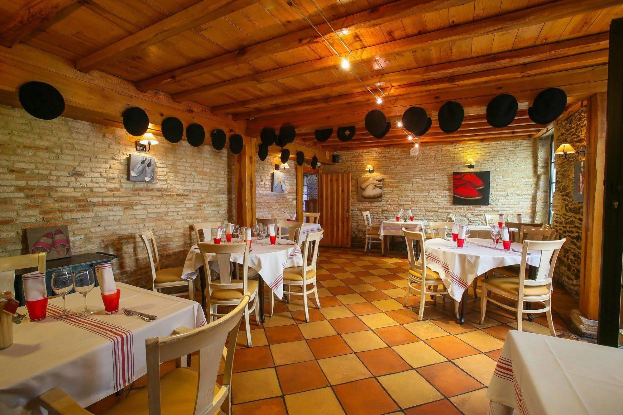 Hôtel Le Résinier Le Barp Extérieur photo